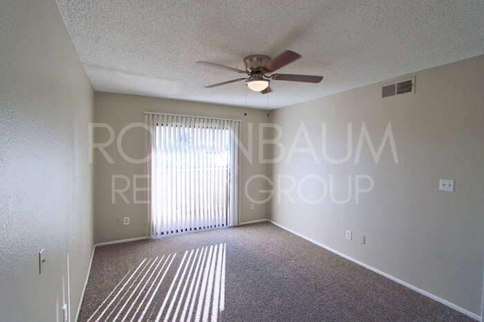 Building Photo - 410 E 9th Ave