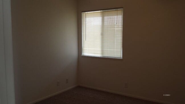 Building Photo - Beautiful 4 Bedroom Hom