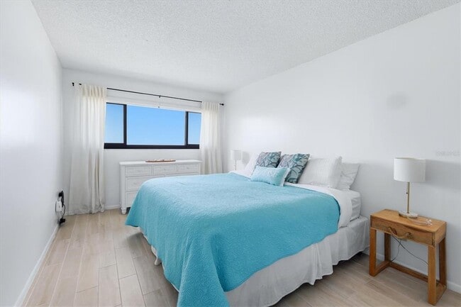 Building Photo - 2089 Gulf of Mexico Dr