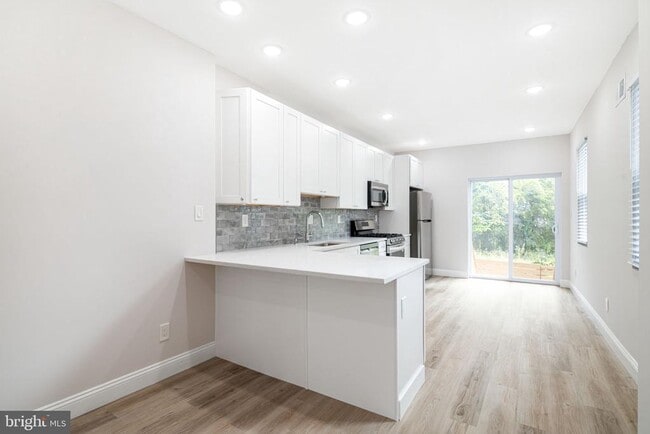 Building Photo - 4828 Paschall Ave
