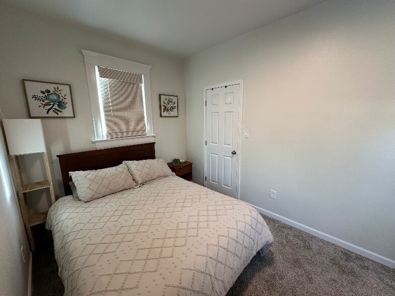 Primary Photo - 421 S Prospect St