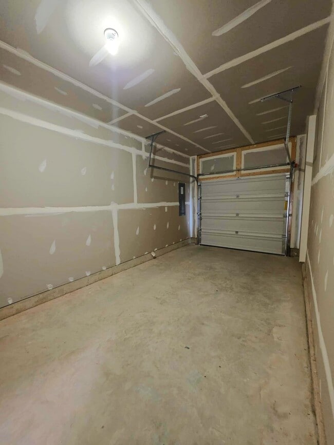 Building Photo - 1424 Sugarplum Ln