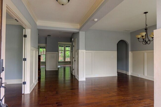 Building Photo - 5840 Springbox Dr Suwanee, GA 30024