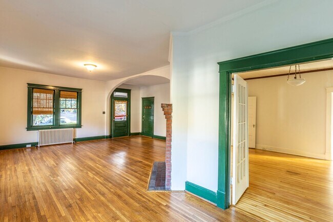 Building Photo - 213 Todd Ave