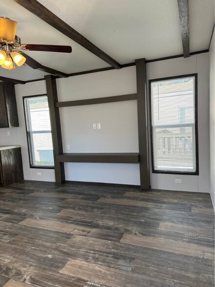 Building Photo - 10301 SE 29th St