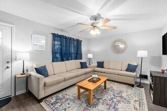 Building Photo - 863 Central Ave