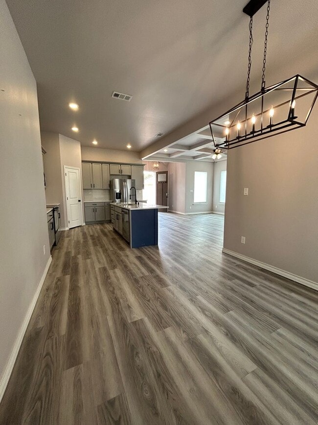 Building Photo - Stunning Modern Home Built in 2023!