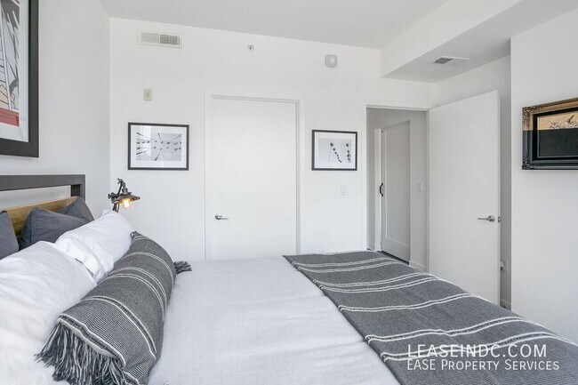 Building Photo - 2030 8th St NW