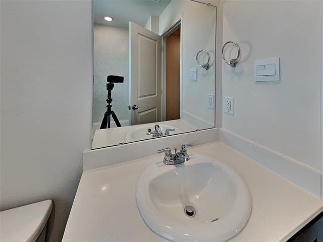 Building Photo - 422 Tall Cedar Wy