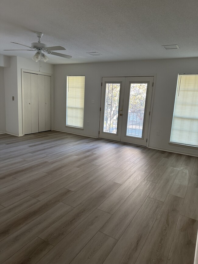 Building Photo - 96 Yacht Club Dr NE