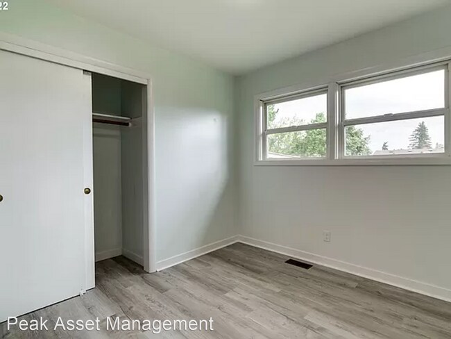 Building Photo - 4 br, 2 bath House - 7740 SE Flavel St