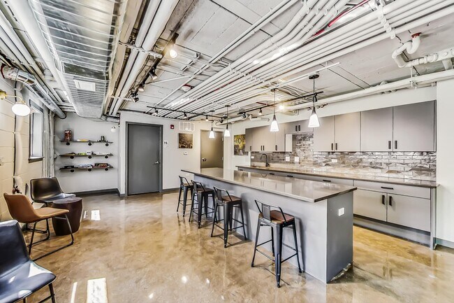 Building Photo - 509 W Euclid Ave