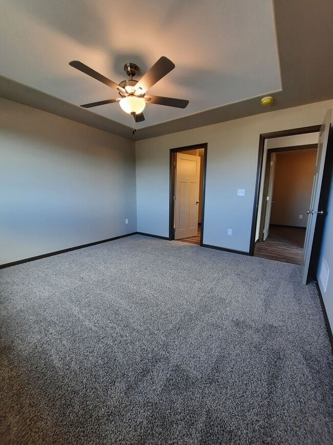 Building Photo - 4 BED | 3 BATH | SINGLE-FAMILY | DOUBLE GA...