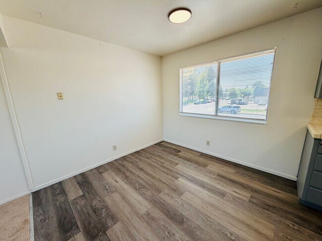 Building Photo - 203 W Benjamin Holt Dr