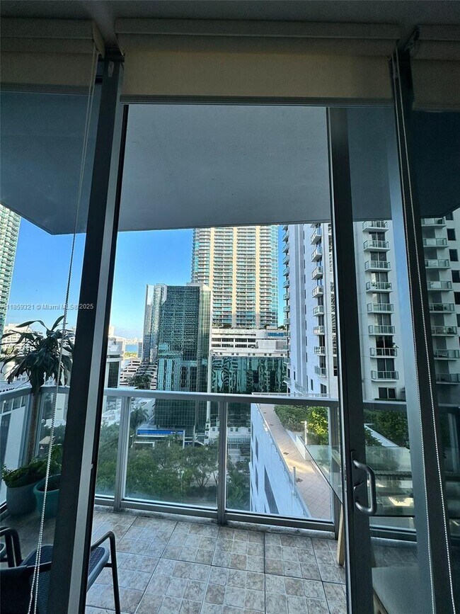 Building Photo - 1050 Brickell Ave