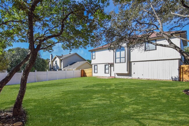 Building Photo - 2212 Jay Dr