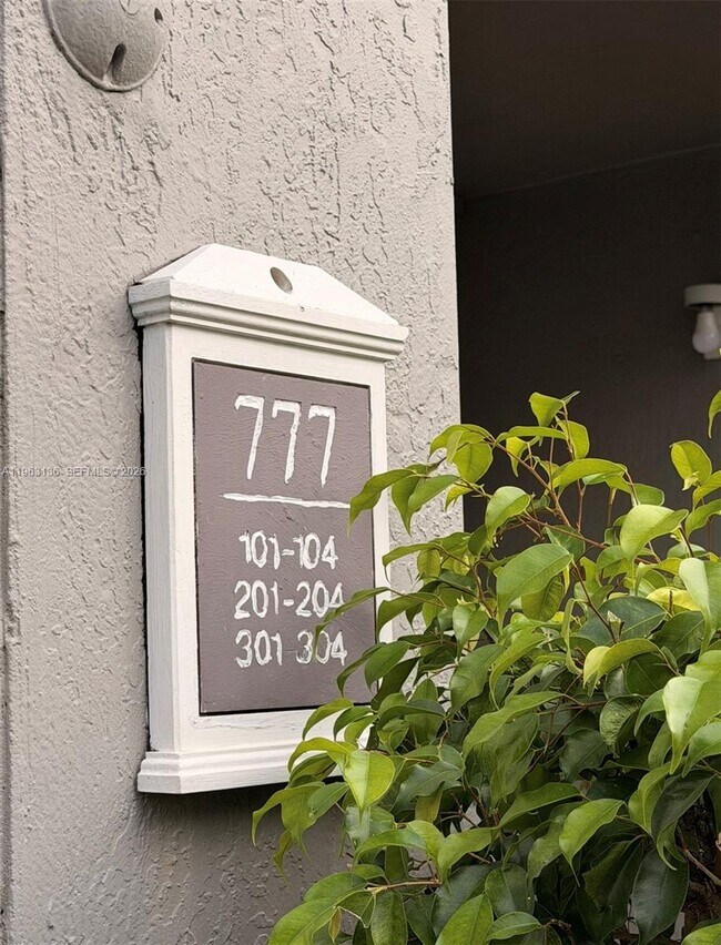 Building Photo - 777 SW 111th Way