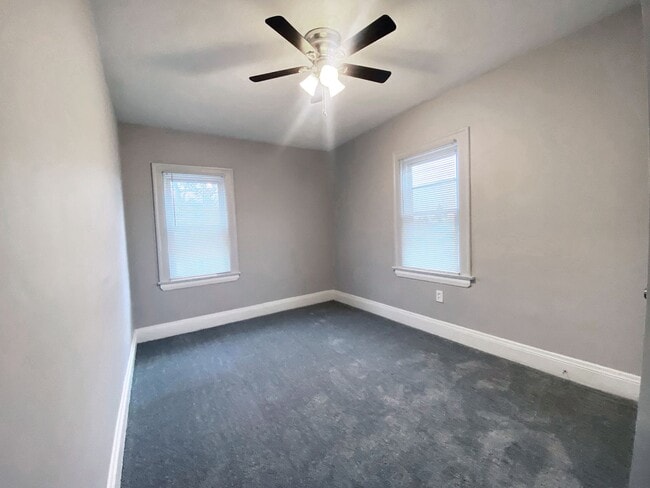 Building Photo - 3 Bed - 1 Bath Colonial available for Rent in Garfield Hts!
