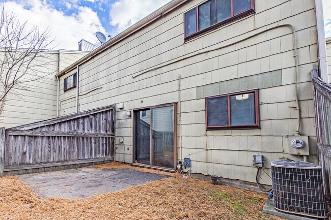 Building Photo - 54 Georgetown Rd