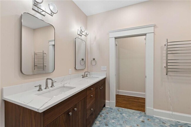 Building Photo - 1511 McLendon Ave NE