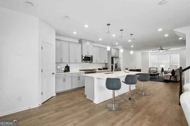 Building Photo - 1466 Halstead Pl