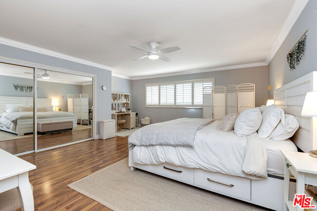 Building Photo - 4443 Saugus Ave