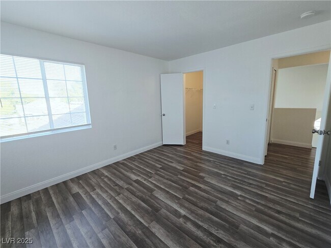 Building Photo - 9433 Valencia Canyon Dr