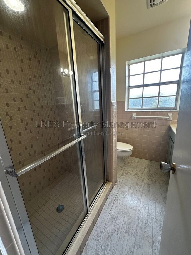 Building Photo - 2719 Merrie Oaks Rd