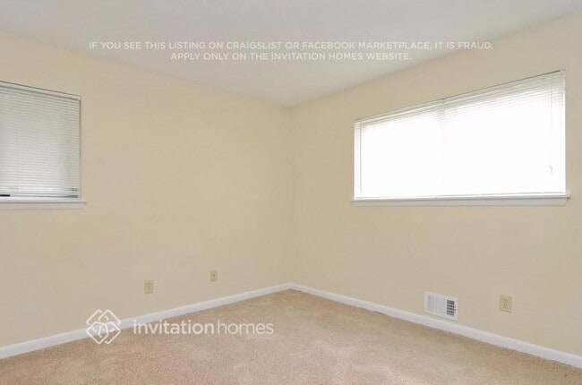 Building Photo - 3890 Benchmark Dr