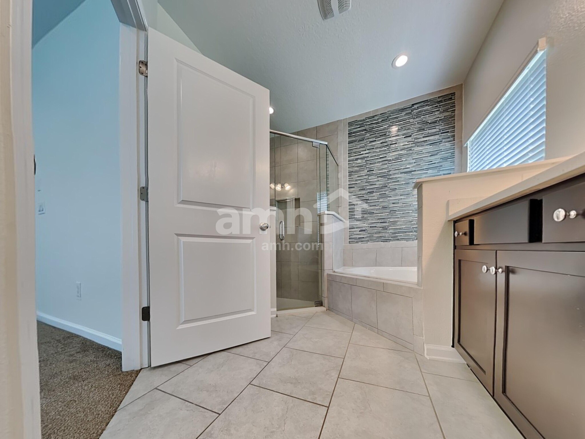 Building Photo - 244 Deerfield Forest Dr