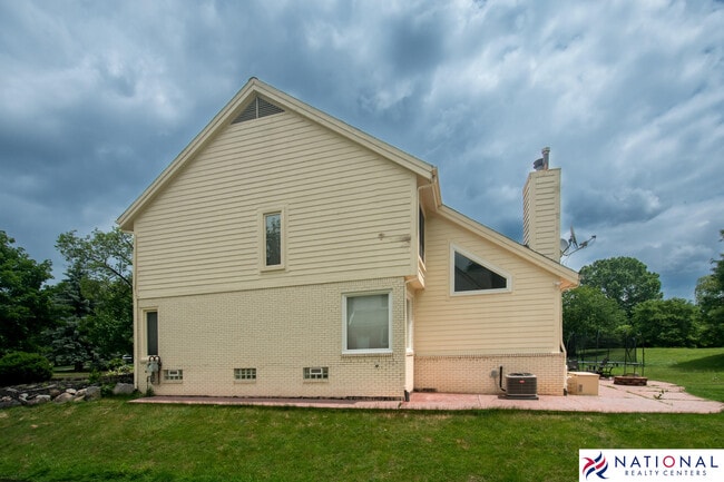 Building Photo - 37709 Glengrove Dr