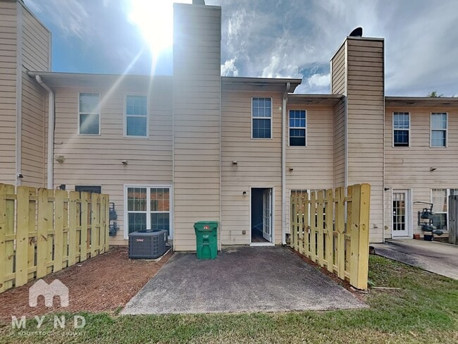 Building Photo - 7020 Biltmore Trce