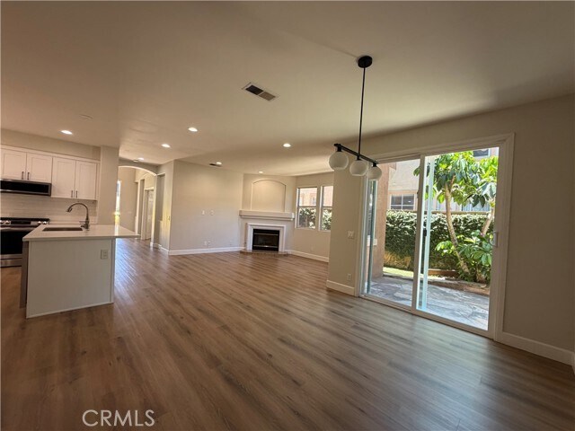 Building Photo - 18 Mineral King