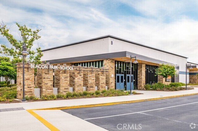 Building Photo - 103 Newall