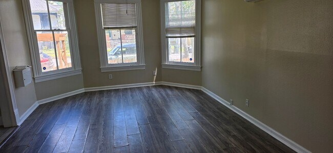 Building Photo - 3919 Avenue O