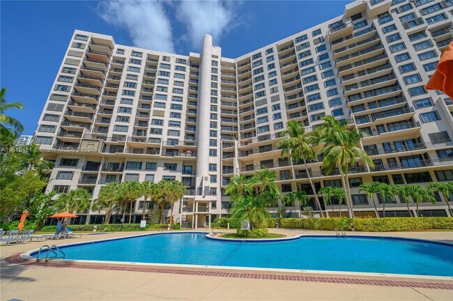 Building Photo - 540 Brickell Key Dr