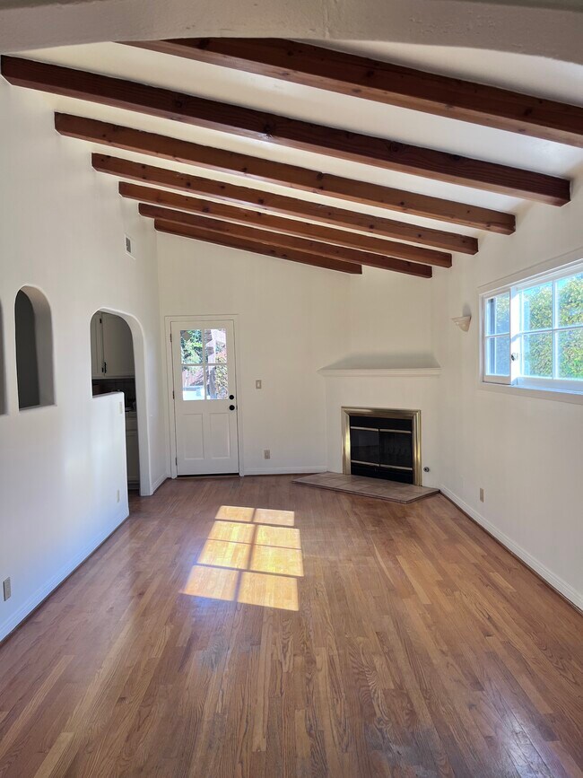 Building Photo - 11563 Hesby St