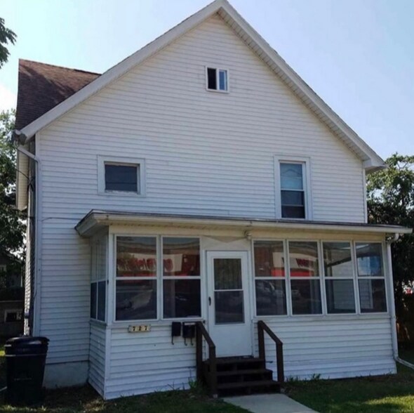 Building Photo - 727 W Ganson St