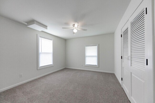Building Photo - 1326 Massachusetts St