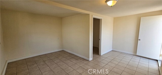 Building Photo - 717 W San Marino Ave