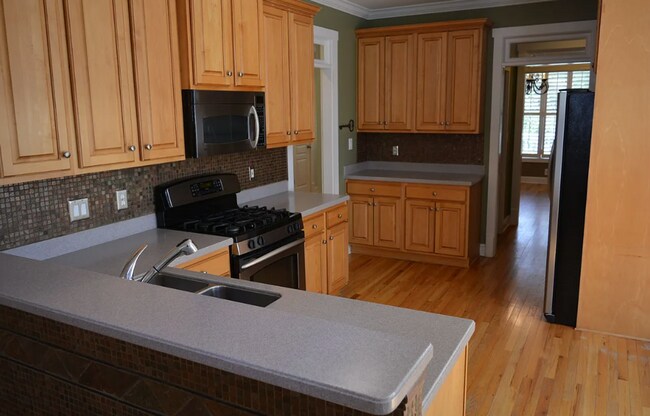 Building Photo - 130 Adam Ridge Ln