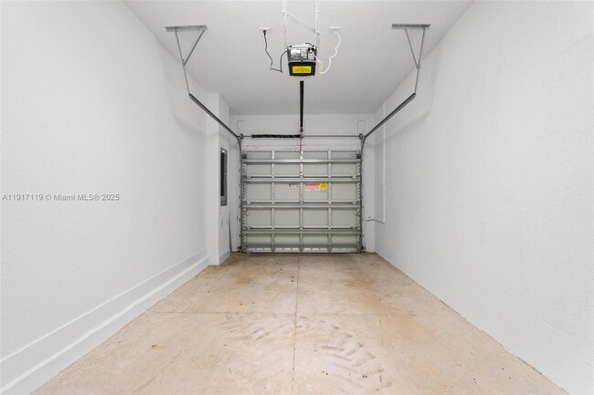 Building Photo - 210 SW 170th Ave