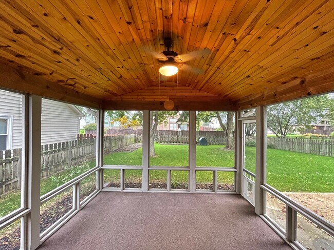 Building Photo - Spacious 3-Bed, 2.5-Bath Home – All Seasons Room, Loft, and Fully Fenced Backyard