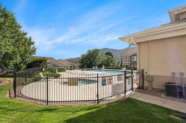 Building Photo - 2 bed, close to Ft Carson. Top Floor unit, Available now