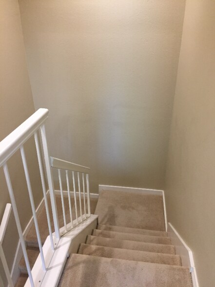 Building Photo - 14400 Montfort Dr