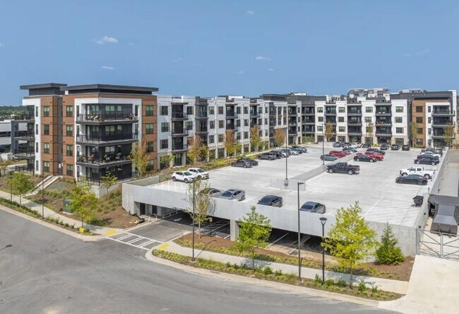 Building Photo - 1400 Laurel Crossing Pkwy NE