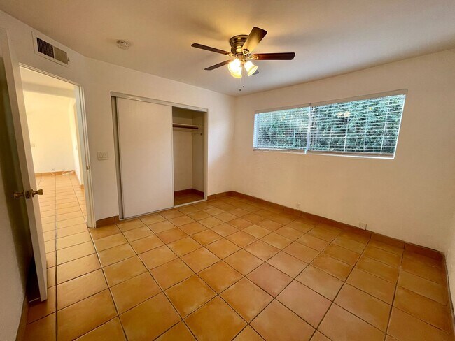 Building Photo - COMING SOON! 1 Bedroom 1 Bathroom Apartment in Palm Desert! CLOSE TO EL PASEO