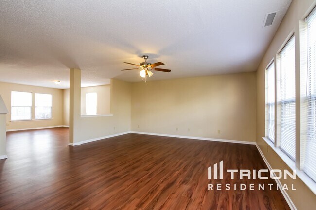 Building Photo - 10770 Parker Dr