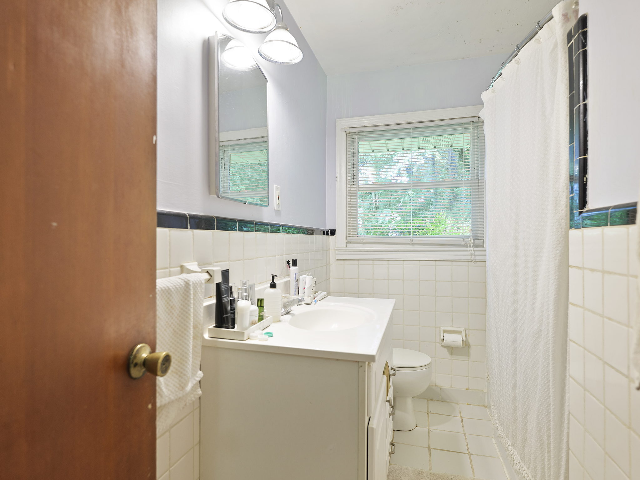 Building Photo - 1870 Briarlake Cir