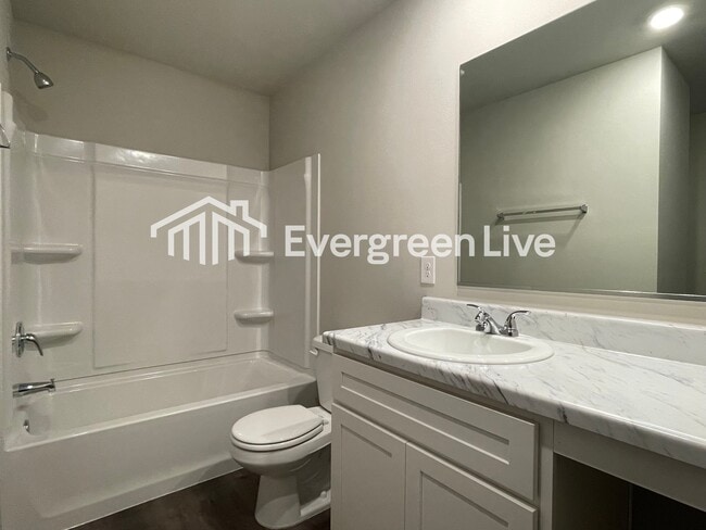 Building Photo - 1010 W Lawton Rd